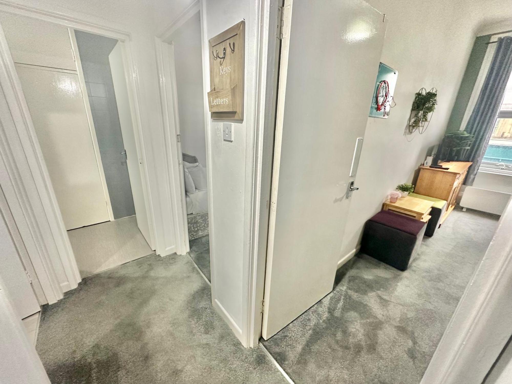Homely Apartment In The Heart Of Town Centre - Sleeps 6 본머스 외부 사진