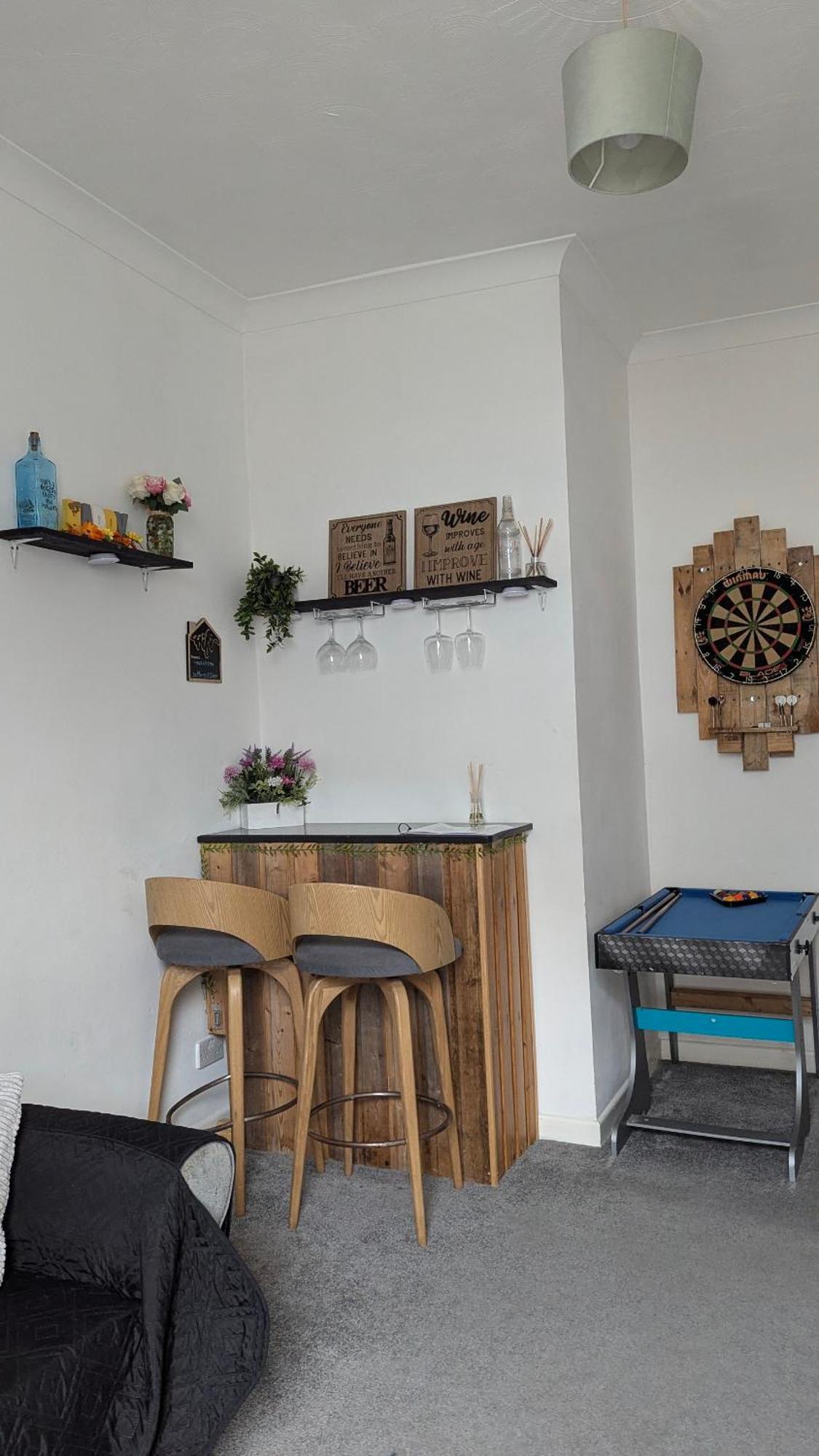 Homely Apartment In The Heart Of Town Centre - Sleeps 6 본머스 외부 사진